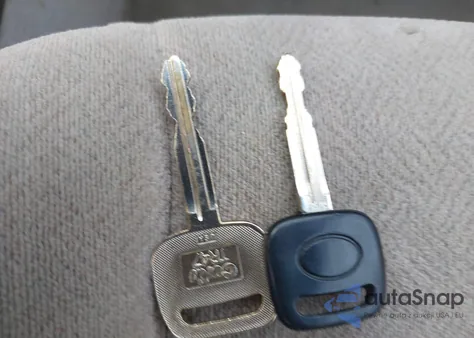 2000 Toyota Camry Ce z USA, uszkodzony, nr VIN 4T1BG22KXYU998110